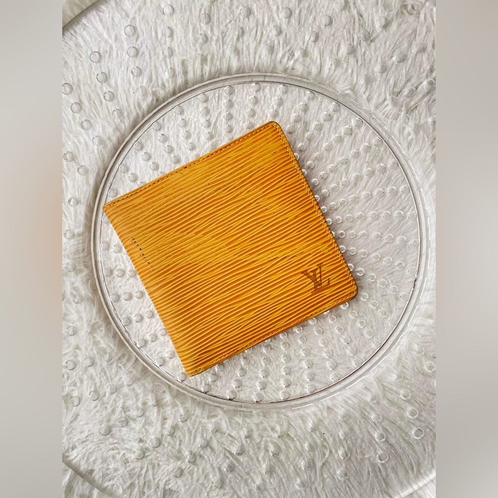 Louis Vuitton Portefeuille Epi bifold wallet